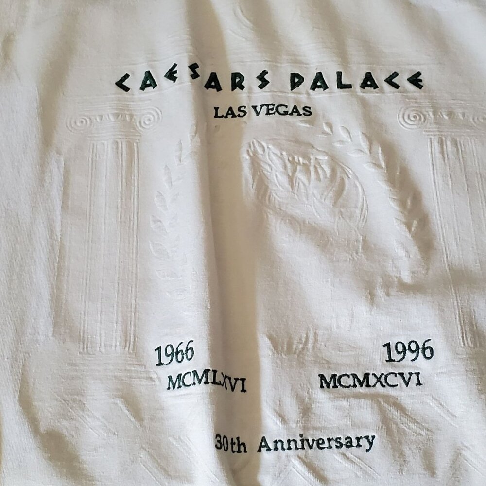 Vintage Caesars Palace Shirt in Small 21 P to P 24 Neck to Bottom